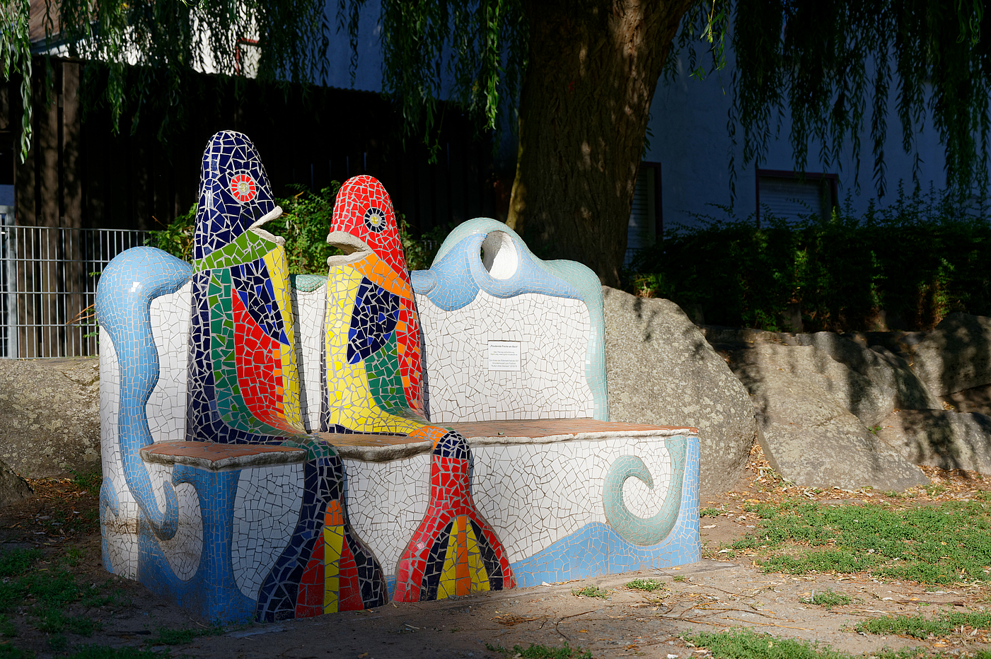 Fischskulptur aus Mosaik.