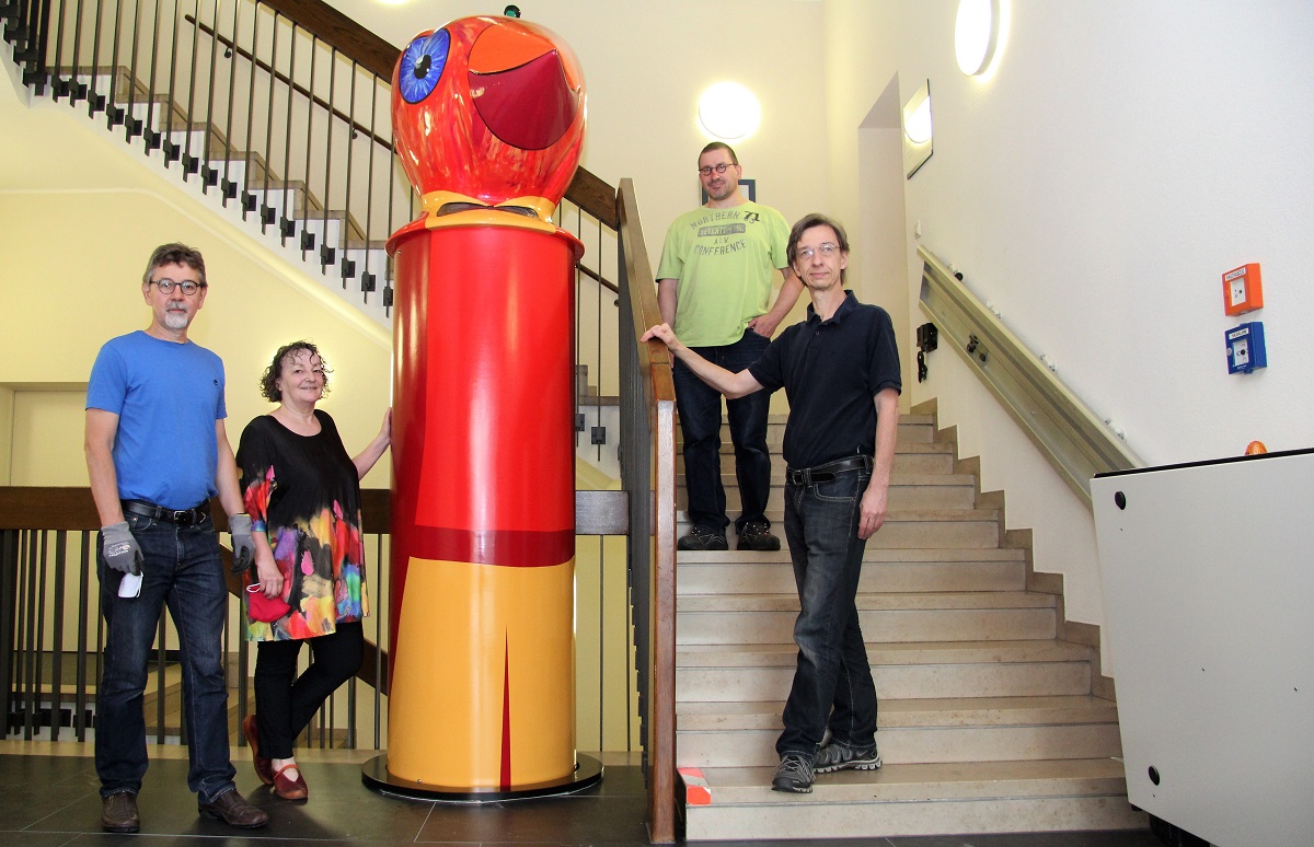 Der röderMarkant ist eine Litfaßsäule im Foyer des Rathauses Ober-Roden